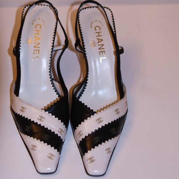 **SOLD** AUTHENTIC CHANEL HEELS - Picture 3 of 6